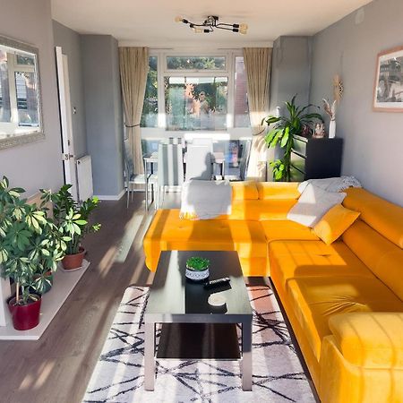 Beautiful 3-Bed Apartment At Swiss Cottage Londres Exterior foto
