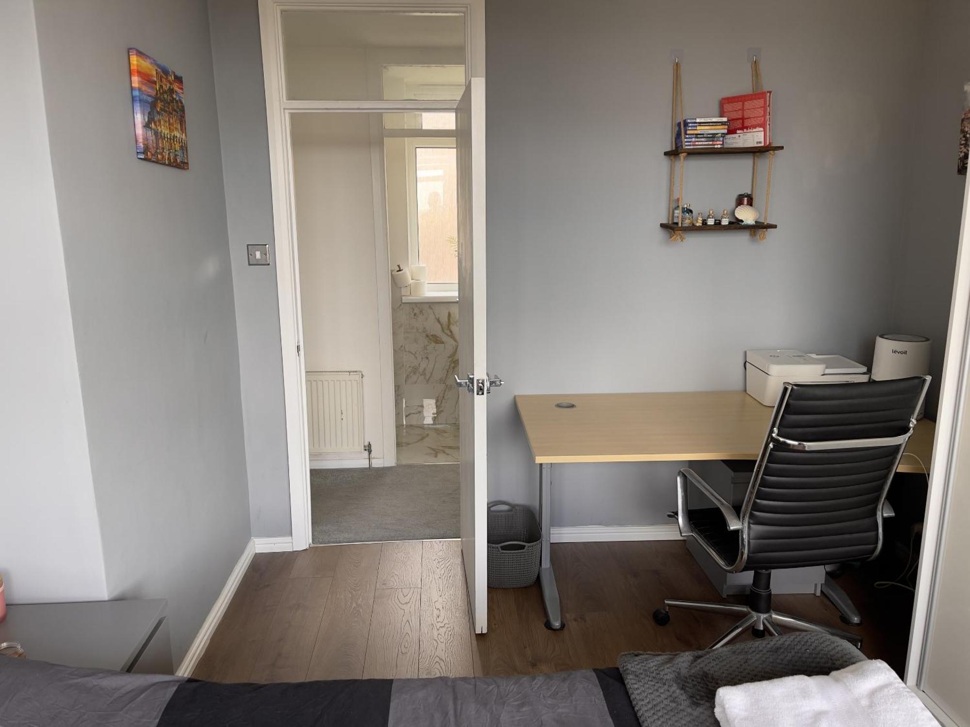 Beautiful 3-Bed Apartment At Swiss Cottage Londres Exterior foto