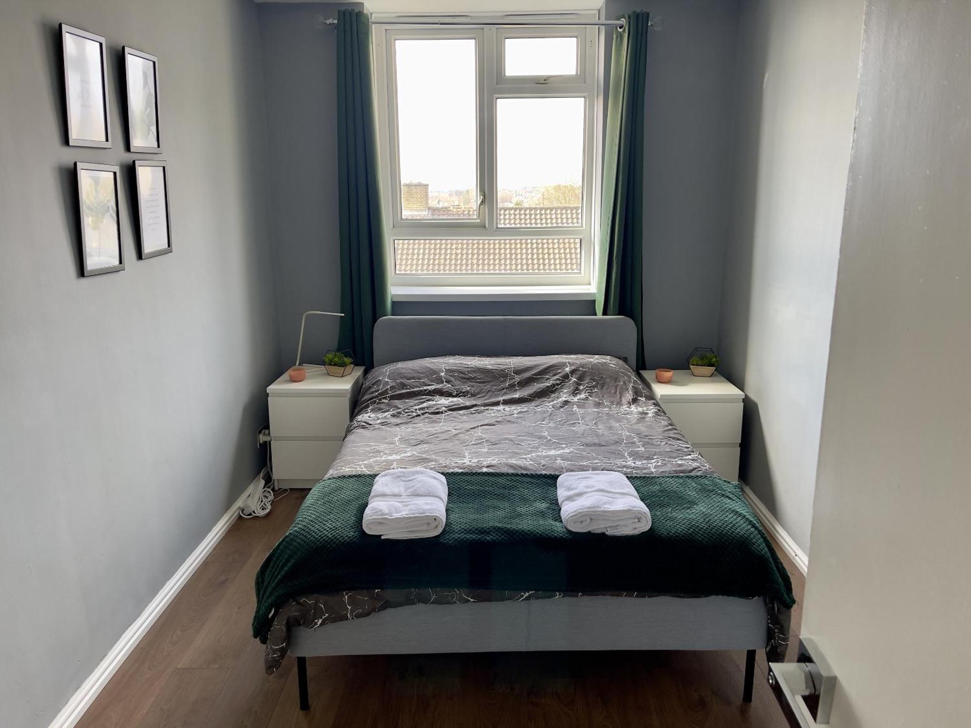 Beautiful 3-Bed Apartment At Swiss Cottage Londres Exterior foto